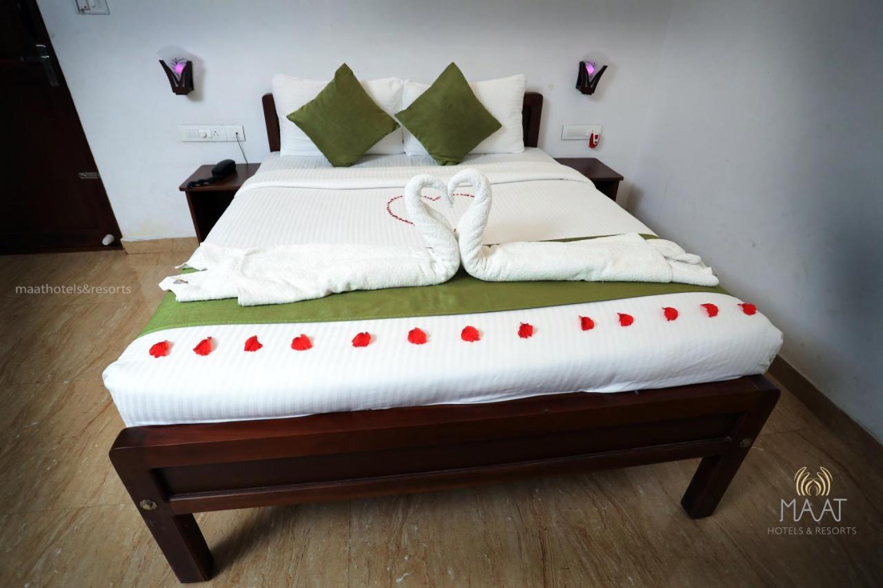 Spice Jungle Resort Munnar Exterior photo