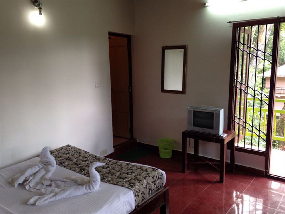 Spice Jungle Resort Munnar Exterior photo
